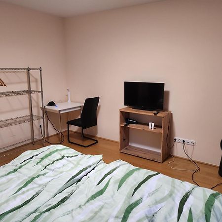 Perchtoldsdorf Schnell-Bahn / Bahnhof Liesing Apartment Екстериор снимка