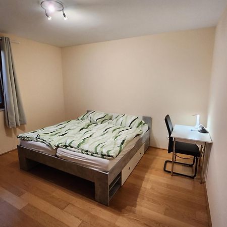 Perchtoldsdorf Schnell-Bahn / Bahnhof Liesing Apartment Екстериор снимка