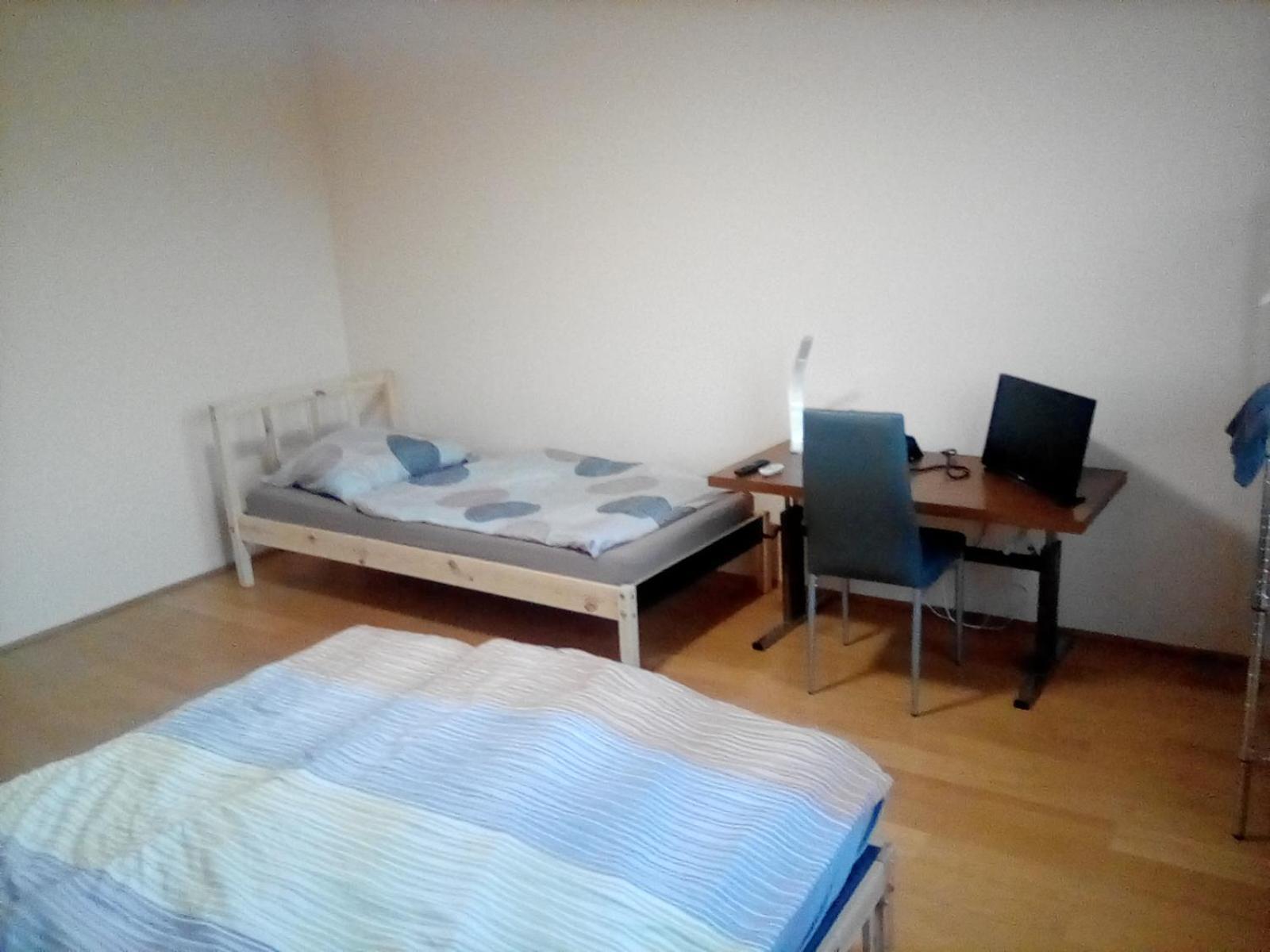 Perchtoldsdorf Schnell-Bahn / Bahnhof Liesing Apartment Екстериор снимка