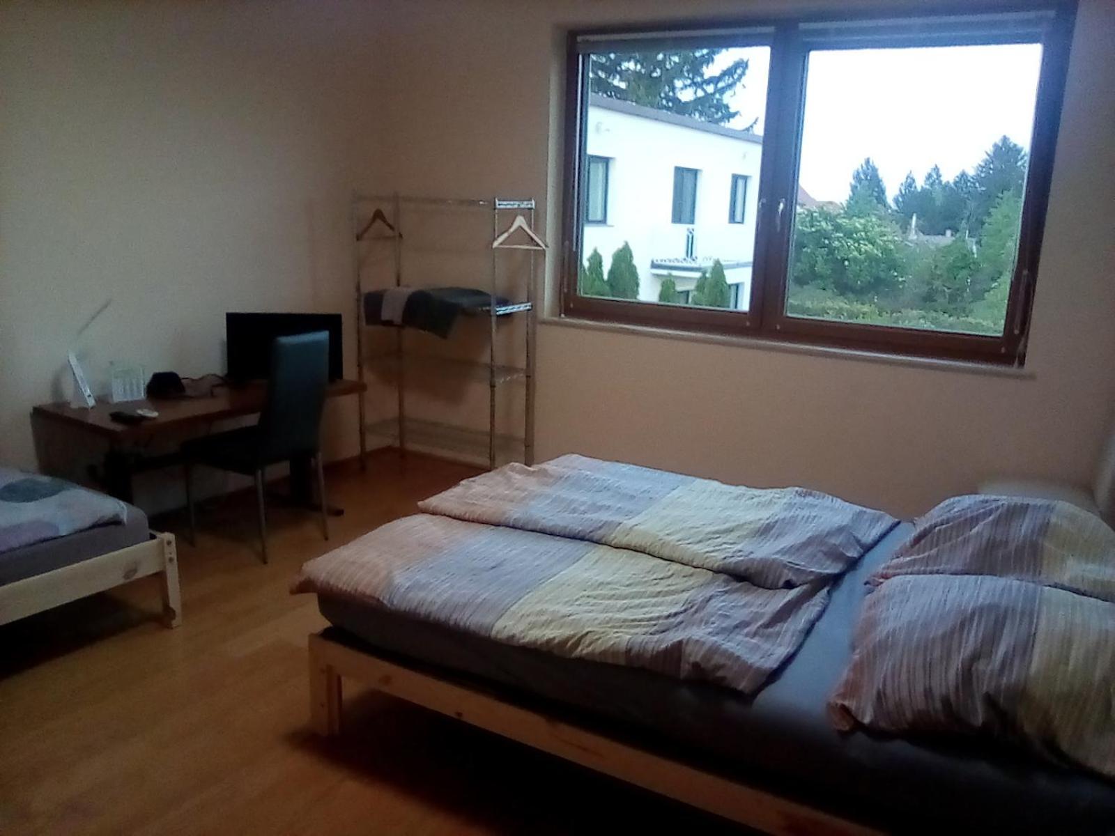 Perchtoldsdorf Schnell-Bahn / Bahnhof Liesing Apartment Екстериор снимка