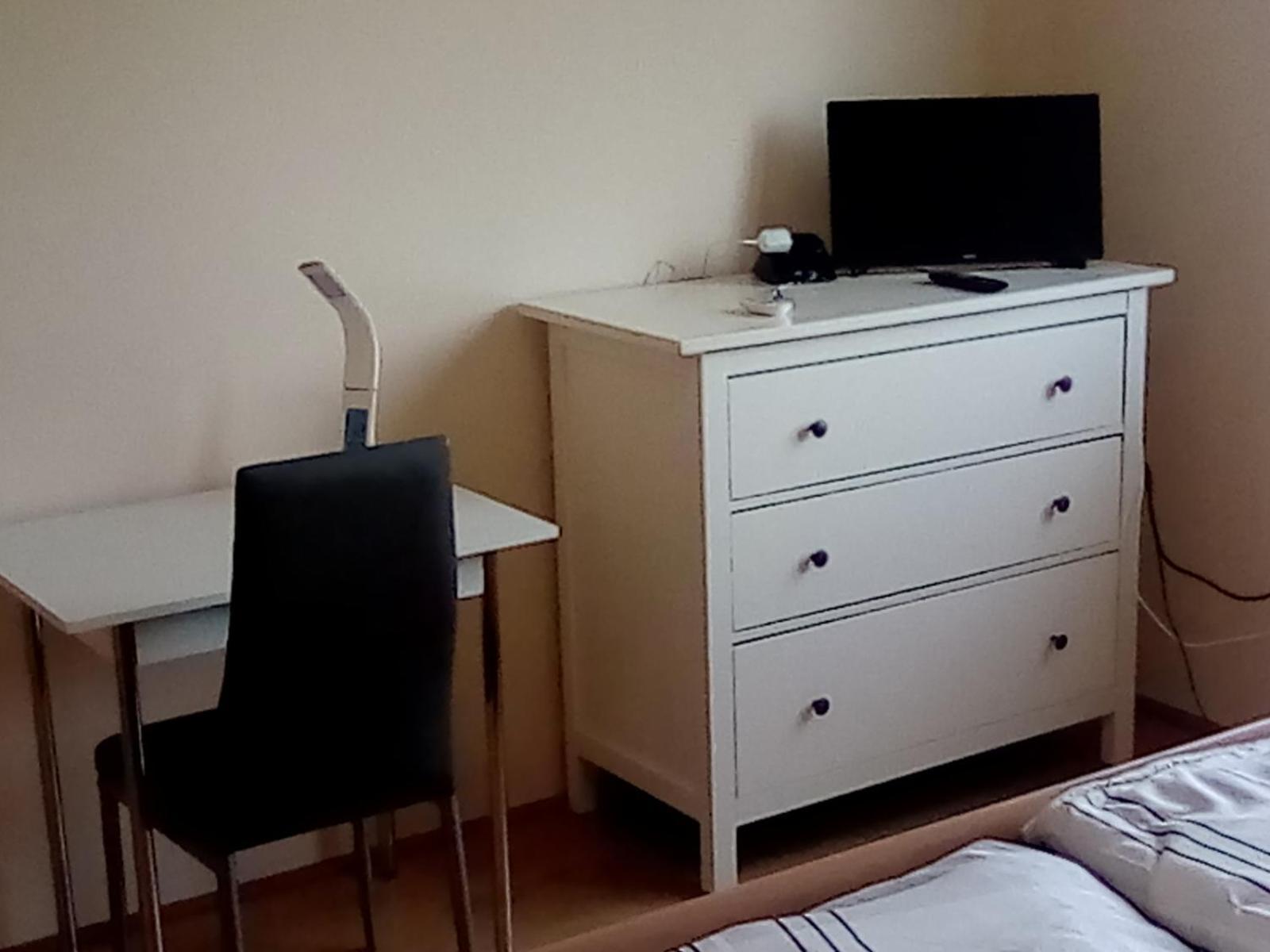 Perchtoldsdorf Schnell-Bahn / Bahnhof Liesing Apartment Екстериор снимка