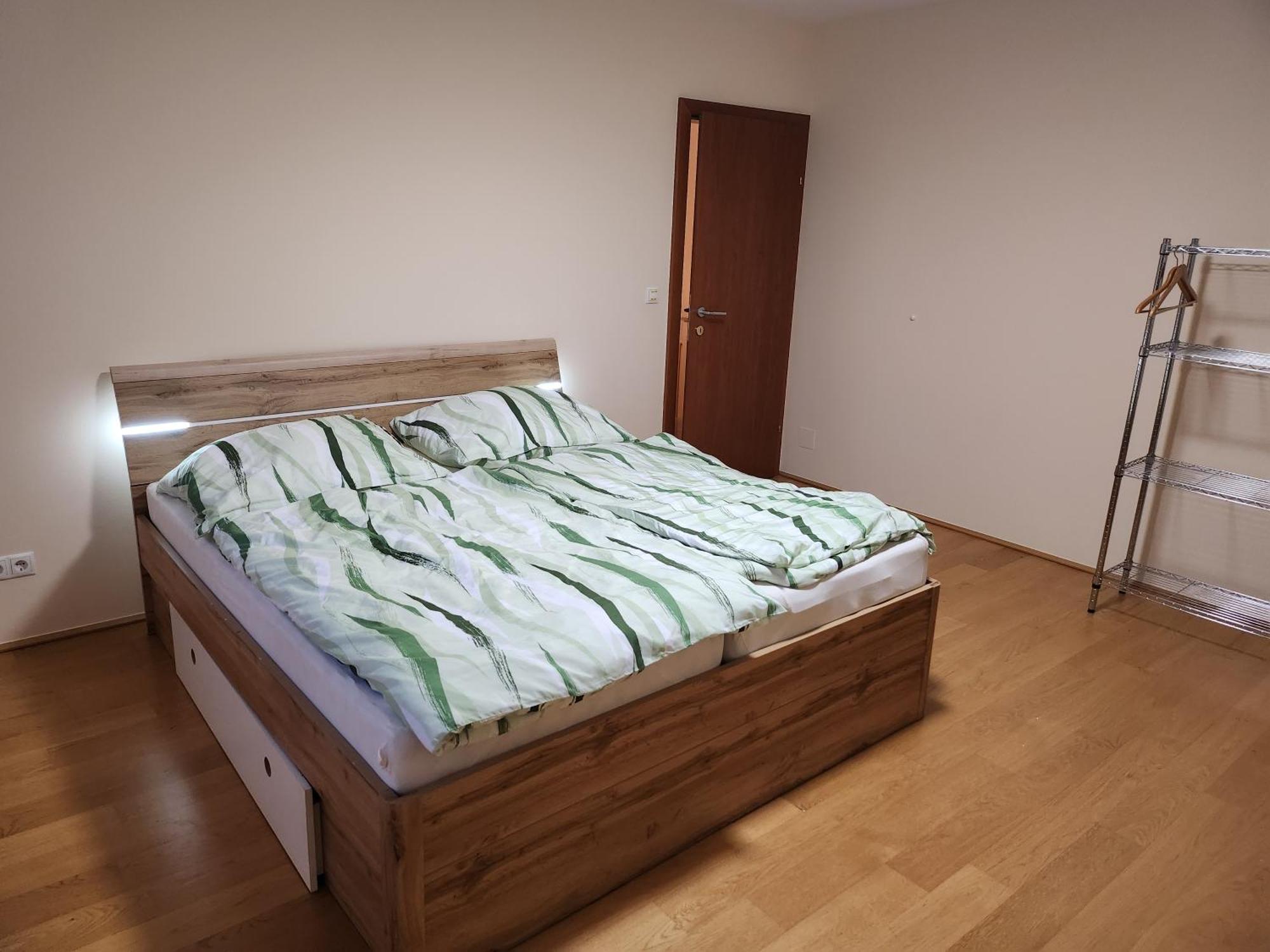 Perchtoldsdorf Schnell-Bahn / Bahnhof Liesing Apartment Екстериор снимка