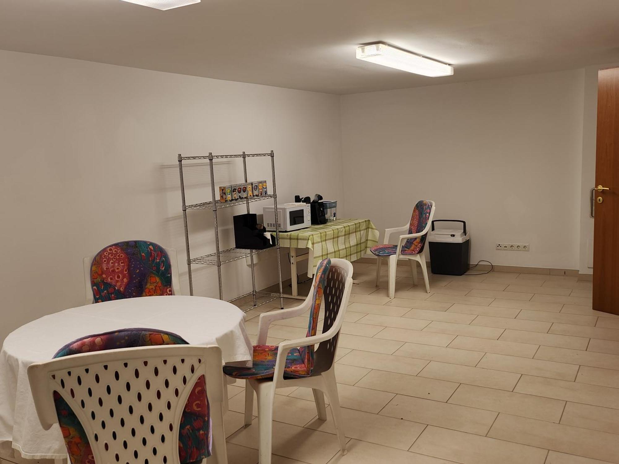 Perchtoldsdorf Schnell-Bahn / Bahnhof Liesing Apartment Екстериор снимка