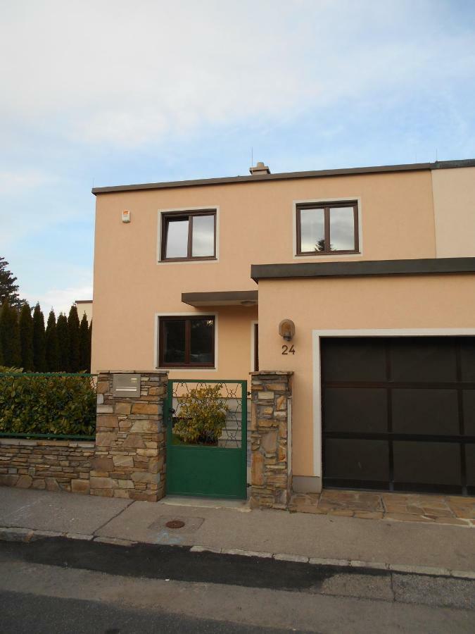 Perchtoldsdorf Schnell-Bahn / Bahnhof Liesing Apartment Екстериор снимка