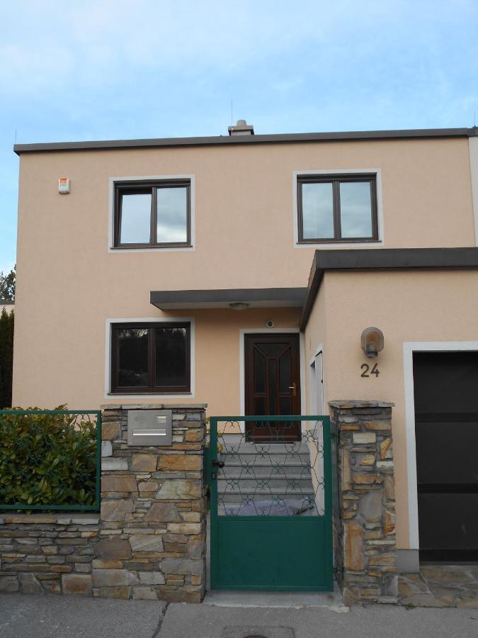 Perchtoldsdorf Schnell-Bahn / Bahnhof Liesing Apartment Екстериор снимка